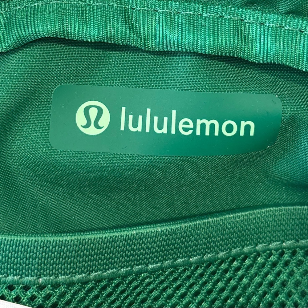 NWT Lululemon Everywhere Belt Bag In Raceway Green - Picture 7 of 9